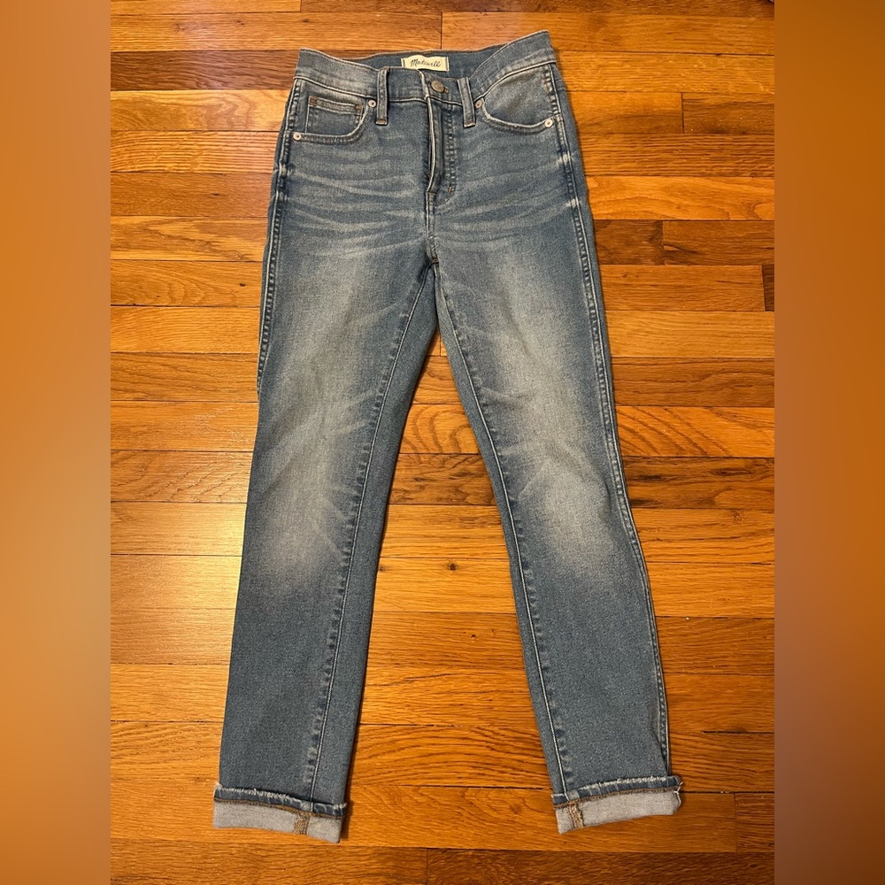 Madewell 10” High Rise Skinny jean, size 23.